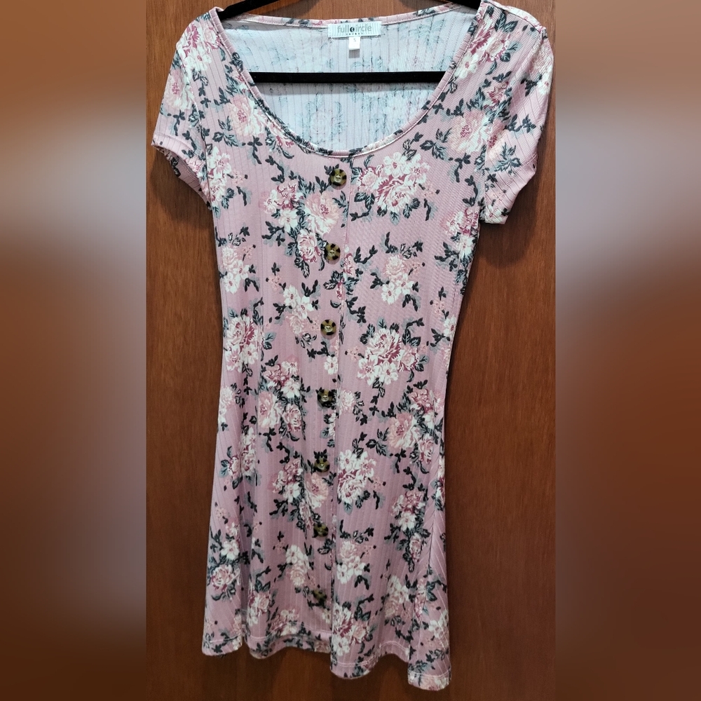 Chic Floral Button-Down Dress in Pink